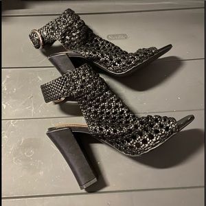 39EU mesh heels